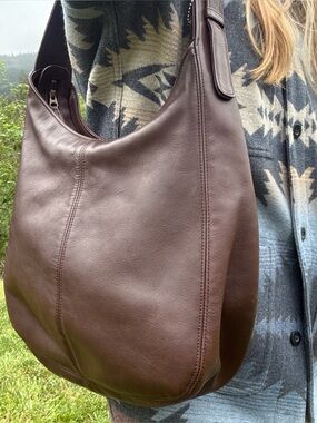 Vintage Coach Flatiron Dark Brown Leather Shoulder Bag